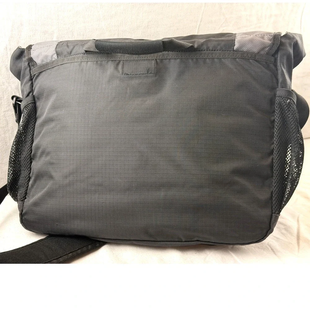 Timberland Messenger Bag Black Grey Ripstop Laptop Sleeve Padded Shoulder Strap
